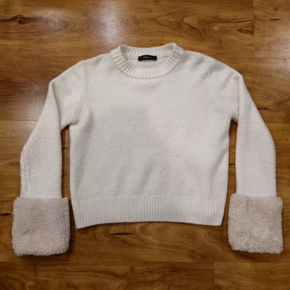 ZARA Knit White Plush Sweater with Faux Fur Cuffs Womens Size M